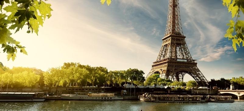 Demande de nationalité française pour un Portugais - Tour Eiffel